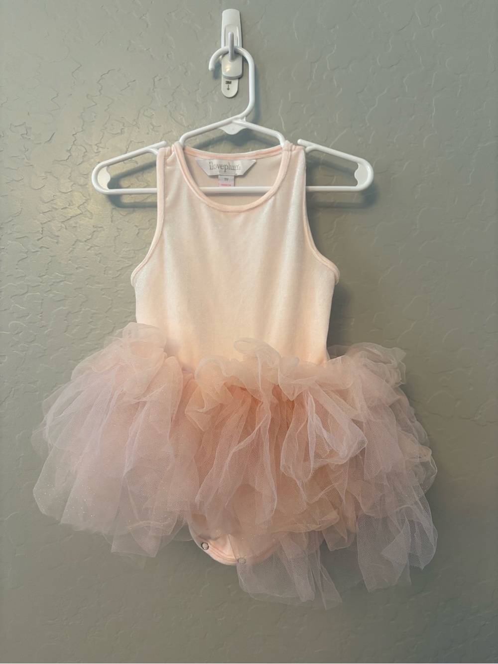 I love plum light pink sleeveless tutu dress with sparkles size 1Y